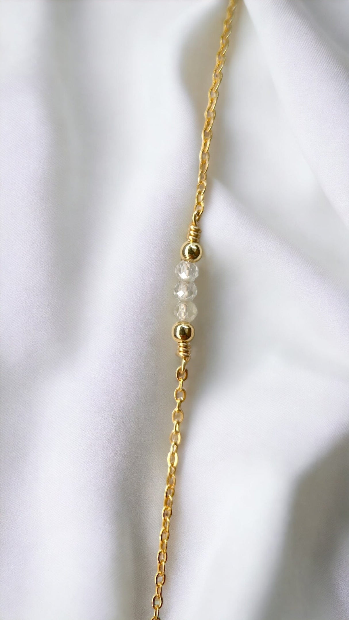 Feine Armkette Zirkon | Edelsteine & 14K Solidvergoldung Schmuck Necklessary oesterreich handgemachte geschenke in wien