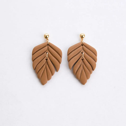 Madlen Karamel | Cloverlily.Clay – Handgemachte Ohrringe aus Polymer Clay