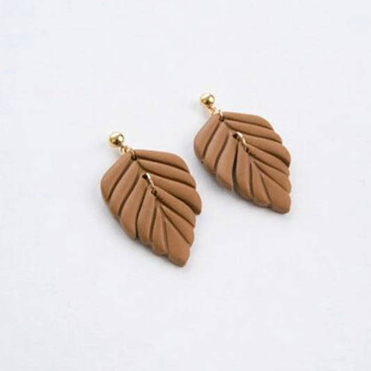 Madlen Karamel | Cloverlily.Clay – Handgemachte Ohrringe aus Polymer Clay