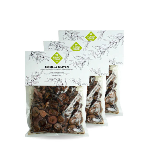 Marinierte Criolla-Oliven aus Peru – Handgeerntet, mariniert mit Knoblauch, Olivenöl und Oregano, perfekt für Antipasti, Tapas und Salate, nachhaltig produziert.