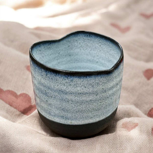 Keramik Herztasse glasiert – romantische Geschenkidee