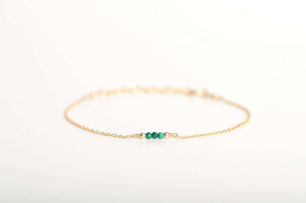 Feine Armkette Malachit | Edelsteine & 14K Solidvergoldung Schmuck Necklessary oesterreich handgemachte geschenke in wien