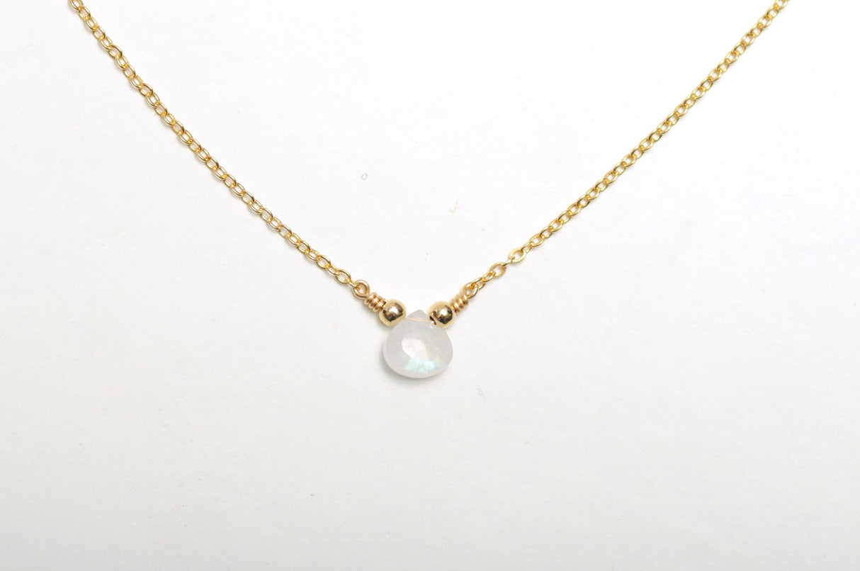 Tropfen Halskette Mondstein | Edelsteine & 14K Solidvergoldung Schmuck Necklessary oesterreich handgemachte geschenke in wien
