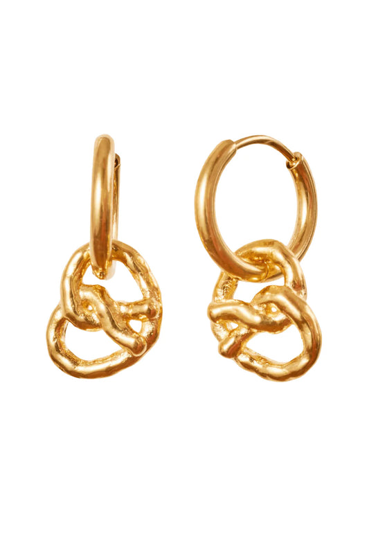 Brezel Hoops von Calior Jewelry – Glückssymbole als Statement-Ohrringe, Edelstahl mit 18K-Goldbeschichtung, wasserfester Schmuck