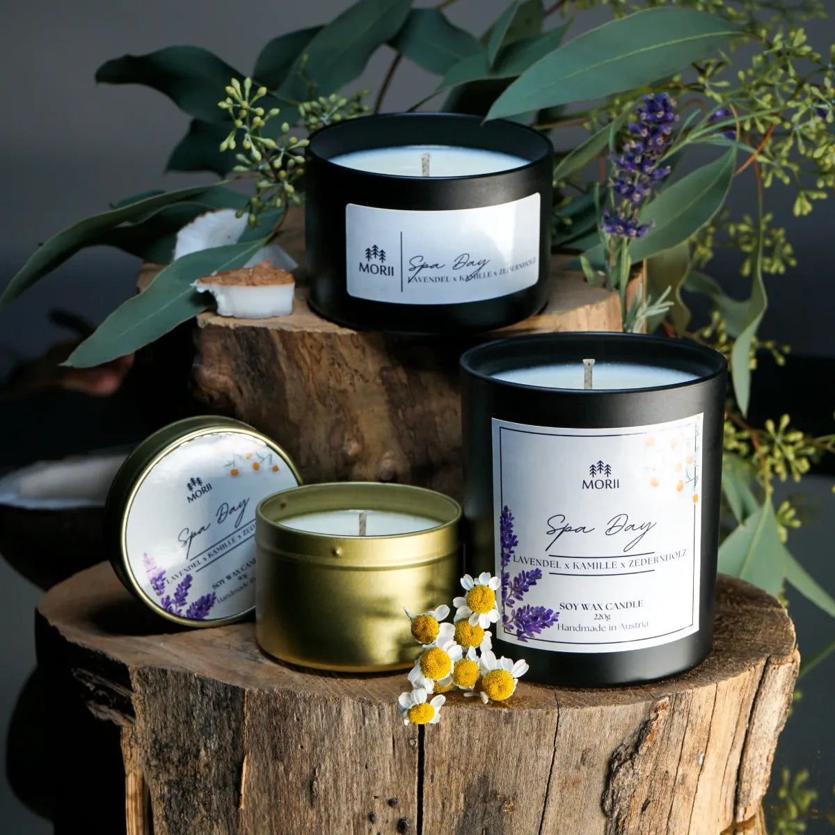 Morii SPA DAY Duftkerze in Glas mit pflanzlichem Wachs, verziert mit einem dezenten Etikett.