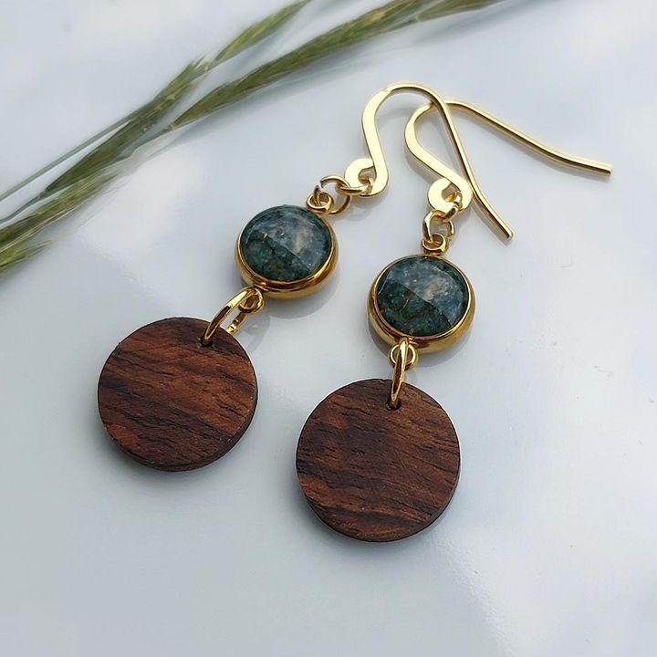 Steinschmuck Austria: Handgefertigter Naturschmuck aus Österreich mit Flusssteinen, Unikate ideal als Geschenk.
