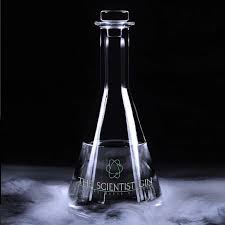The Scientist Gin – Nachhaltiger österreichischer Gin in recycelten Glasflaschen, handgebundenen Etiketten und regionsspezifischen Botanicals. Perfekt für Gin-Liebhaber mit Bewusstsein für Umwelt und Genuss.