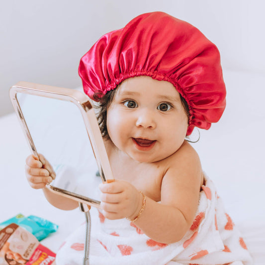 Handgemachte und personalisierte Geschenke für Kinder und Babies, einschließlich gravierter Erinnerungsstücke, liebevoller Dekorationsartikel und spezieller Babyprodukte, perfekt für Geburtstage, Taufen und besondere Anlässe.
