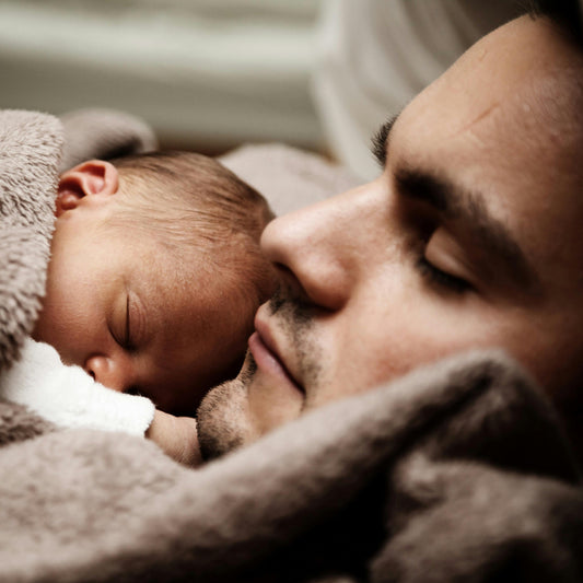 Personalisierte und handgemachte Geschenke für Papa, einschließlich gravierter Accessoires, einzigartiger Dekorationsartikel und Genussprodukte, perfekt für Vatertag, Geburtstage und besondere Anlässe.
