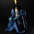 Premium Kraken Flaschenhalter aus nachhaltigem PLA, detailgetreu und in Wunschfarbe verfügbar, geeignet für Weinflaschen, perfekte Ergänzung für Bar und Wohnräume.