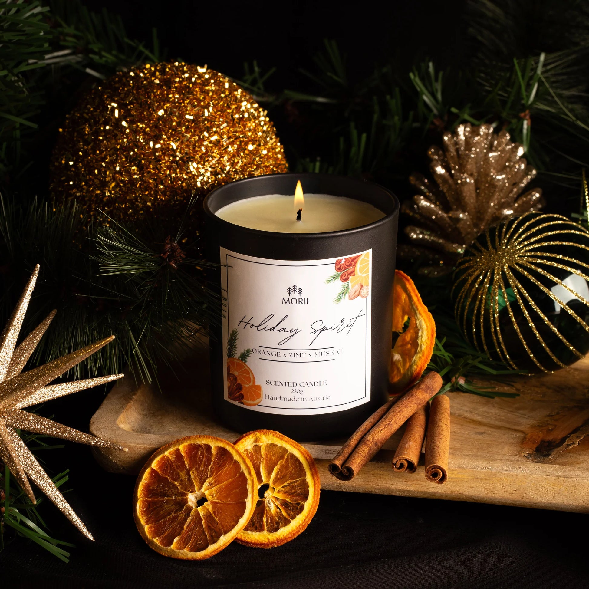 Holiday Spirit Duftkerze – handgemacht aus Raps- & Kokoswachs, Duft Orange × Zimt × Muskat, nachhaltige Winterkerze von Morii, hergestellt in Österreich