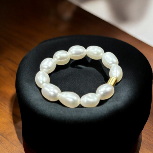 Süßwasserperlen-Ringe | Flexibel, natürlich und mit goldenen Akzent