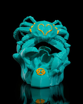 Cancer-Figur (Krebs) aus 3D-Druck, modern und minimalistisch, mit Sternbild auf der Unterseite. Nachhaltig aus PLA (Maisstärke), in zwei Größen und Farbvarianten. Perfekt für Krebs-Geborene (21. Juni – 22. Juli).