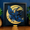 Handgefertigte Layered Art des Hirschkäfers im Holzrahmen, 3D-gedrucktes Kunstwerk von NocterraDesign. Größe 29 cm x 29 cm. Ein einzigartiges und faszinierendes Kunstwerk.