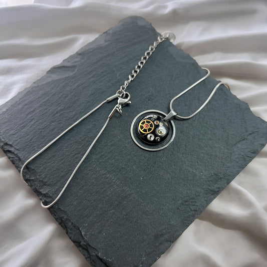 ARTUS in Silber | Halsketten Unikate aus Uhrwerksteilen