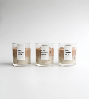 Iced Caramel Latte Candle von Candle Me Crazy – handgemachte Duftkerze mit Kaffee- & Karamell-Duft, 220 ml