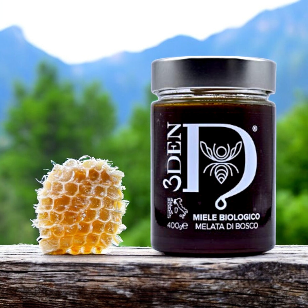 Bio-Waldhonig von EdenBee im 400 g Glas, mit dunkler Bernsteinfarbe und karamellisiertem Geschmack, gewonnen aus Honigtau, reich an Enzymen und Mineralsalzen, ideal zu Kaffee und reifem Käse.