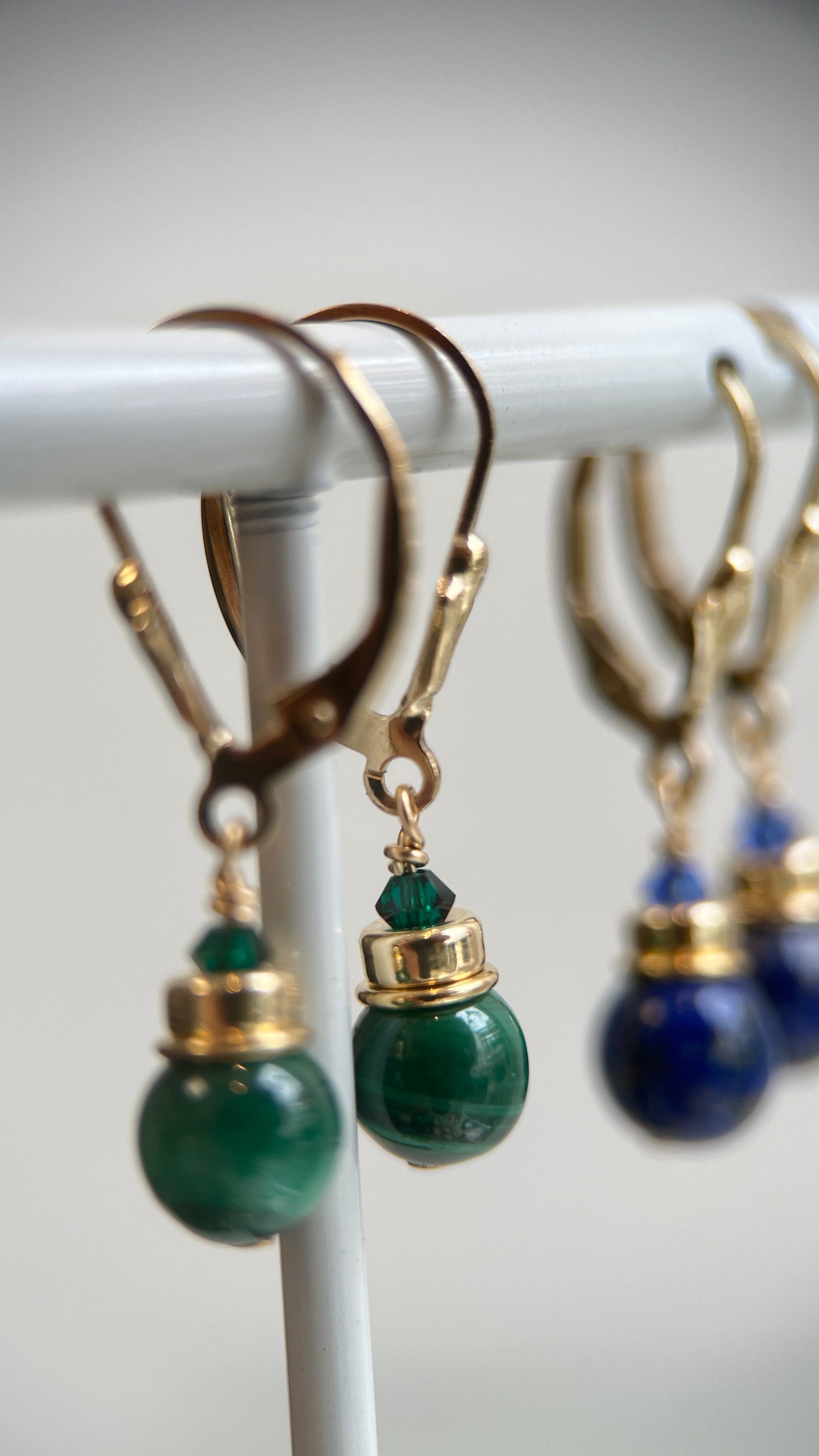 Brisuren Ohrringe Malachit | Edelsteine & 14K Solidvergoldung Schmuck Necklessary oesterreich handgemachte geschenke in wien