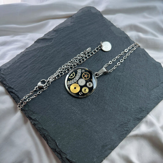 CIRCUM in Silber | Halsketten Unikate aus Uhrwerksteilen