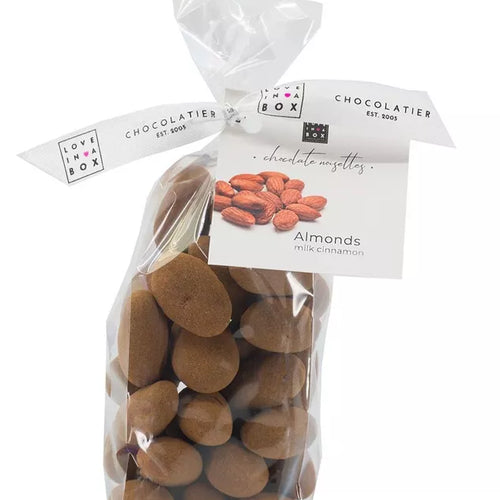 Schokoladenmandeln mit Zimt – handgemachte Schokonüsse mit Mandeln & Milchschokolade, 150 g, Love In A Box Chocolatier