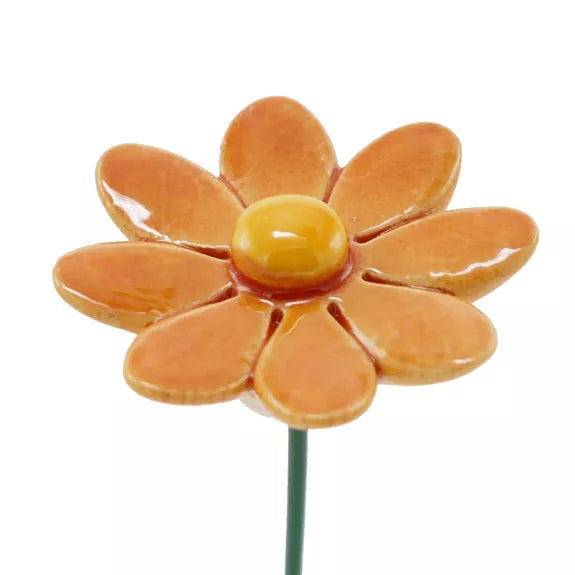 Keramik Gänseblümchen in Orange auf Metallstiel in wien  – handgemachte wetterfeste Keramikblume für Garten, Balkon und Deko