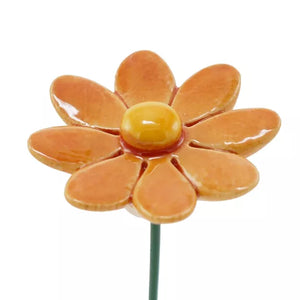 Keramik Gänseblümchen in Orange auf Metallstiel in wien  – handgemachte wetterfeste Keramikblume für Garten, Balkon und Deko