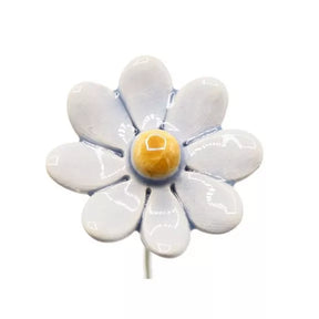 Keramik Gänseblümchen hellblau klein in Wien – handgemachte wetterfeste Keramikblume auf Metallstiel, Department-M