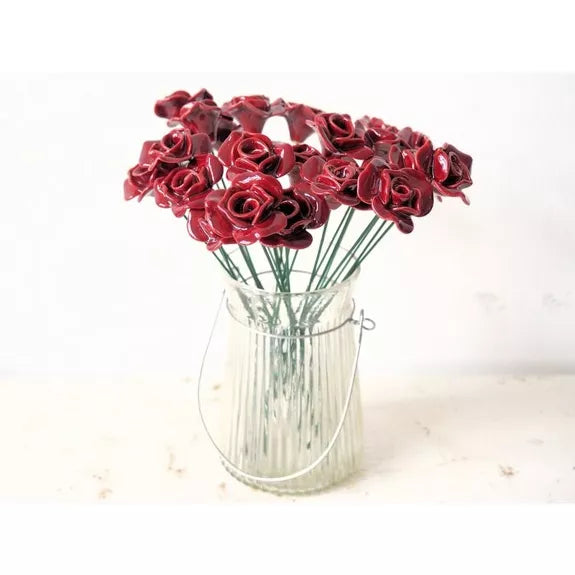 Keramikrose rot – handgemachte rote Rosenblüte aus Keramik, wetterfest, 22 cm