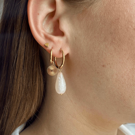 Polar Drop Hoops | Schimmernde Eleganz in strahlendem Weiß