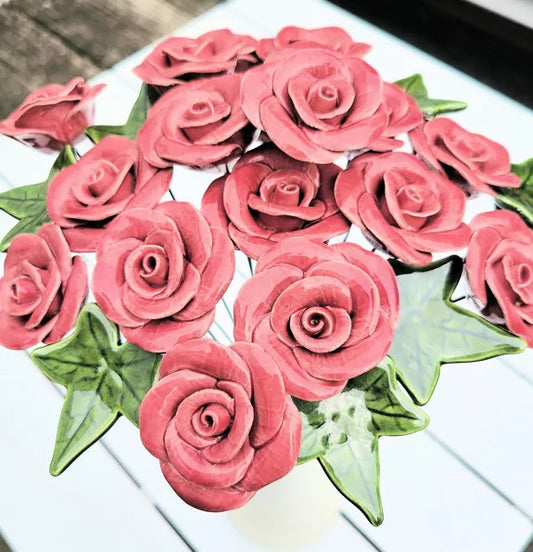 Keramik Rose hellrosa in wien – handgemachte Gartenrose aus Keramik, wetterfest, 39 cm