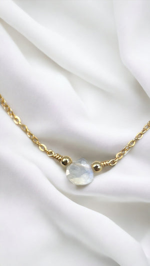 Tropfen Halskette Mondstein | Edelsteine & 14K Solidvergoldung Schmuck Necklessary oesterreich handgemachte geschenke in wien