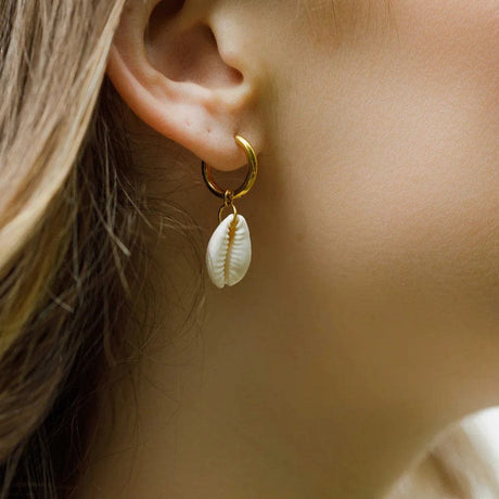 Shell Hoops | Maritime Eleganz für Deinen Look Schmuck CaliorJewelry oesterreich handgemachte geschenke in wien