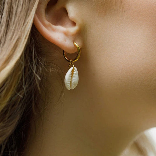 Shell Hoops | Maritime Eleganz für Deinen Look Schmuck CaliorJewelry oesterreich handgemachte geschenke in wien