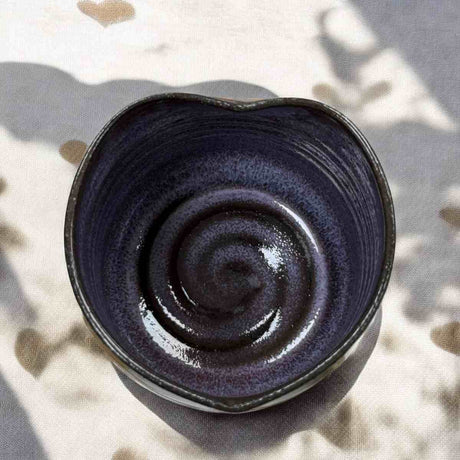 ArtStudioIzzi Herzform Tasse oben– handgemachtes Unikat