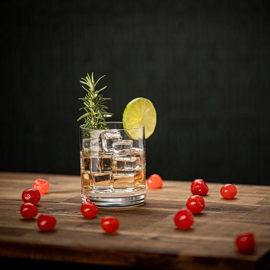 Ashburner’s Premium Gin Kirsche, fruchtiger Gin-Likör aus österreichischem Anbau, dreifach destilliert und ohne künstliche Farbstoffe, erhältlich in 100ml & 500ml.