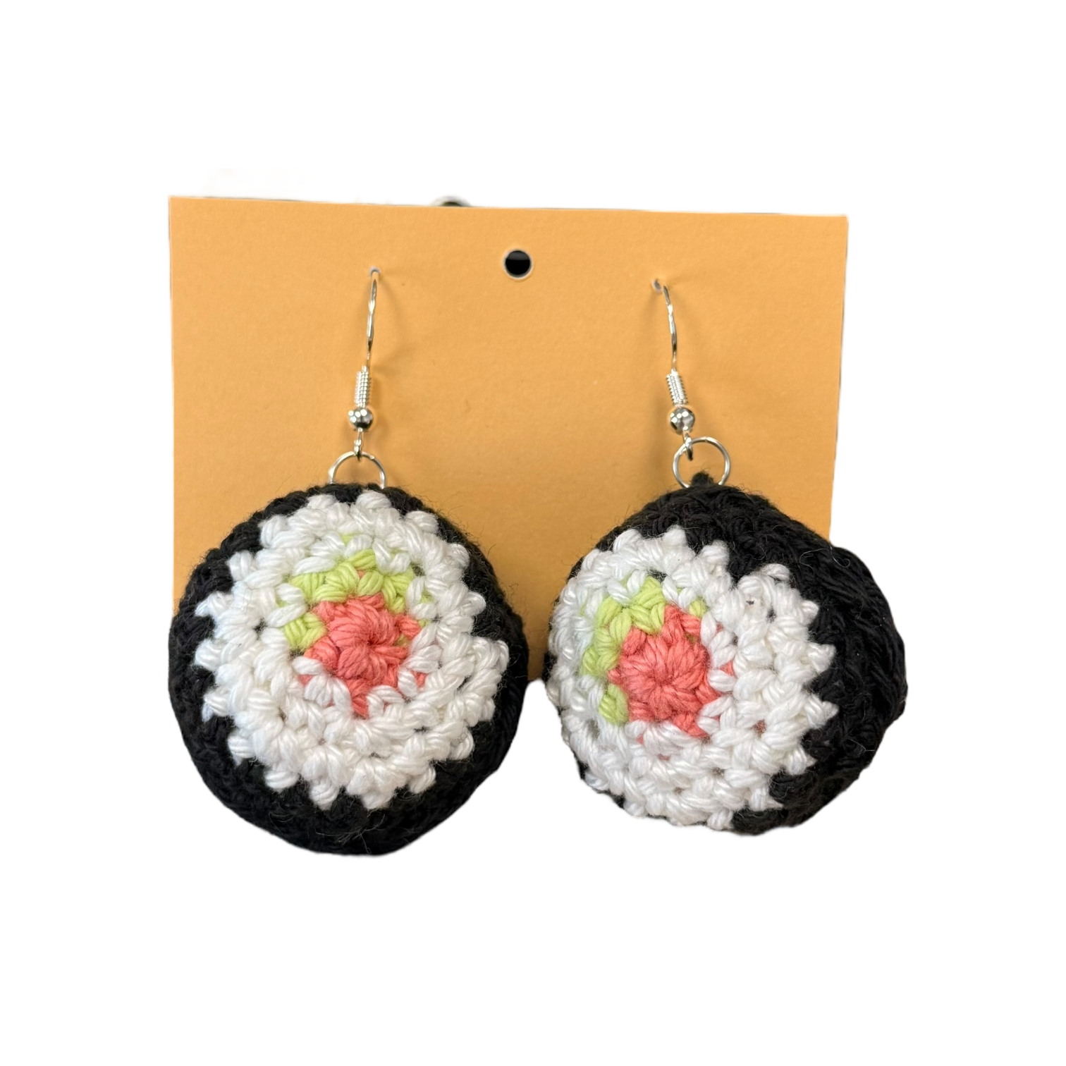 Gehäkelte Ohrringe von Nette Dinge in Motiven Sushi Motiv, aus allergikerfreundlichem Silber und Baumwollgarn, handgemacht in Österreich, ca. 2–5 cm groß