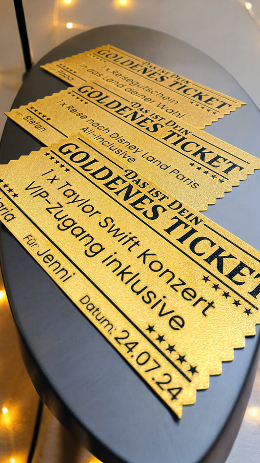 Dreizack Goldenes Ticket – Individuell personalisierbares Ticket aus 3D-Druck, 24 x 12 cm, aus kompostierbarem PLA in Gold. Robust und flexibel, ideal als besonderes Geschenk für Events.