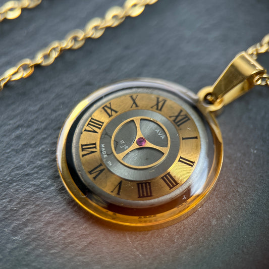 CIRCUM in Gold | Halsketten Unikate aus Uhrwerksteilen