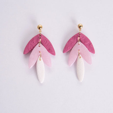 Handgemachte Ohrringe "Lucy Love aus Polymer Clay in Rot weis pink– einzigartig und nachhaltig von Cloverlily.Clay