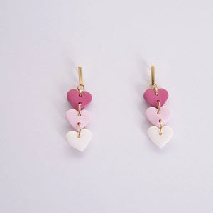 Handgemachte Ohrringe "Herzi" aus Polymer Clay in Rot weis pink– einzigartig und nachhaltig von Cloverlily.Clay