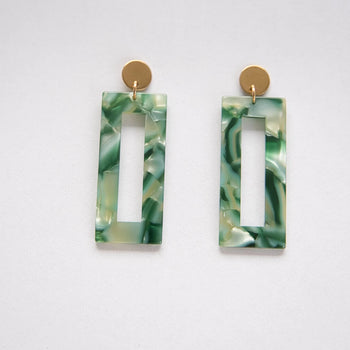 Handgemachte Ohrringe "Charlotte" aus Polymer Clay in Grün – einzigartig und nachhaltig von Cloverlily.Clay