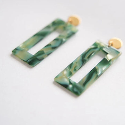 Handgemachte Ohrringe "Charlotte" aus Polymer Clay in Grün – einzigartig und nachhaltig von Cloverlily.Clay