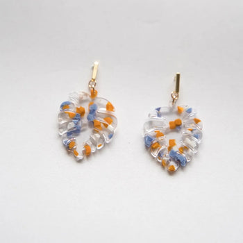 Handgemachte Ohrringe "Monstera Spring" aus Polymer Clay in Bunt– einzigartig und nachhaltig von Cloverlily.Clay