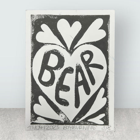 Original A4 Linoldruck von BoyBurning | Kunst in Zeichen der Toleranz LGTBQ Prints BoyBurning oesterreich handgemachte geschenke in wien