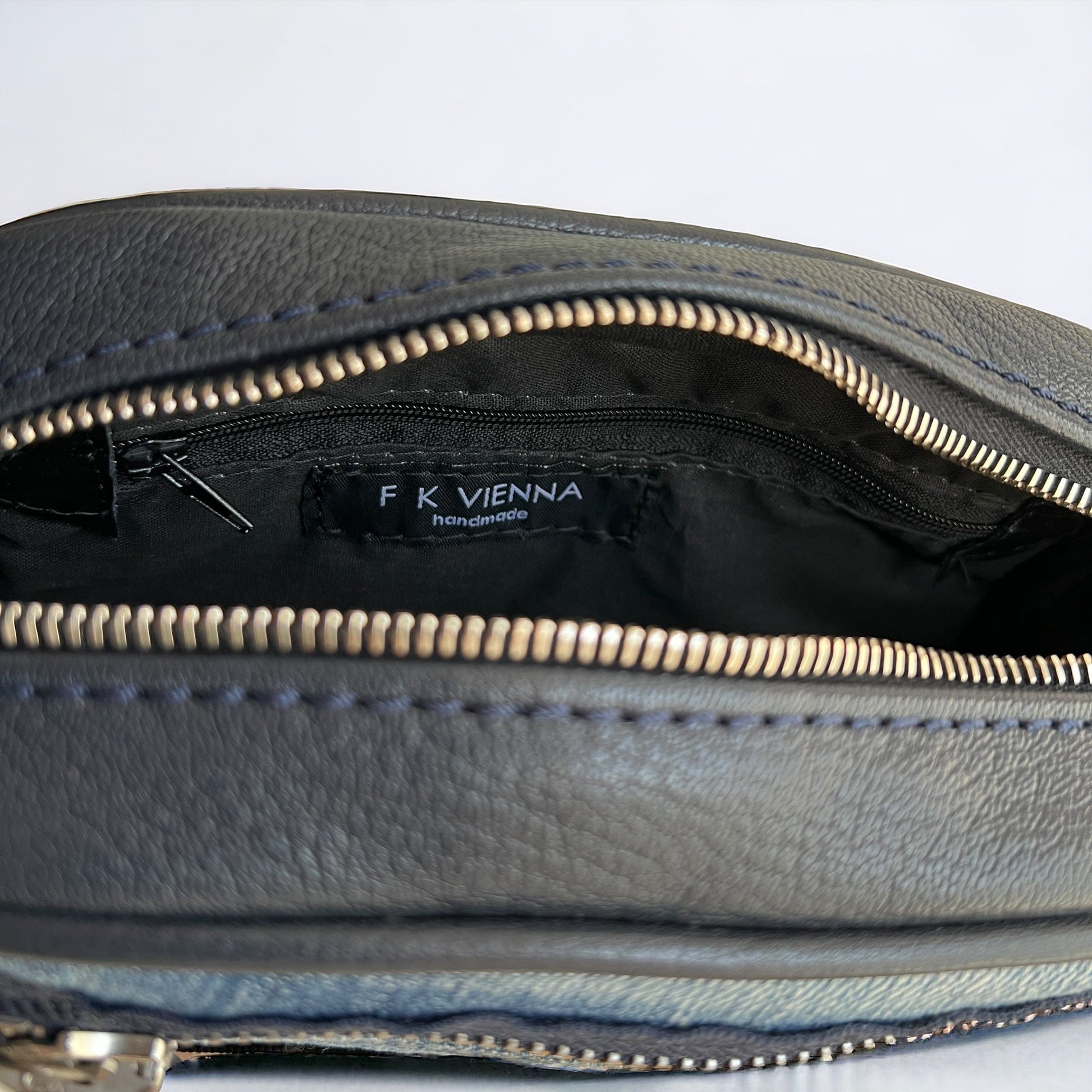 Denim | Elegante Echtleder Handtaschen mit vielseitigem Charme Accessoires FK-Bags oesterreich handgemachte geschenke in wien