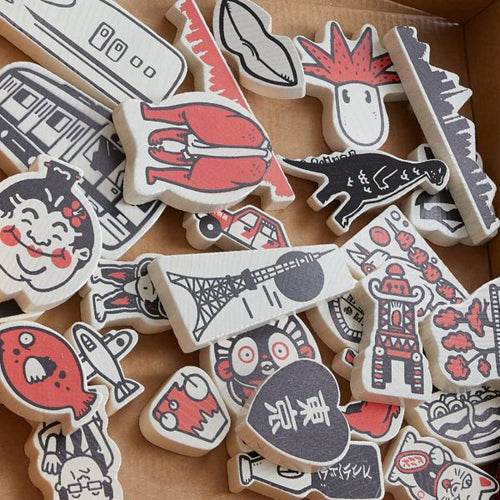 Geschicklichkeitsspiel Little Tokyo – bunte Holzfiguren & Türme