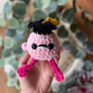 Amigurumi Flamingo mit Graduation Hut handgehäkelt, ca. 13 × 13 cm, Handmade Kuscheltier zur Matura oder Abschlussfeier von Loras Handicrafts