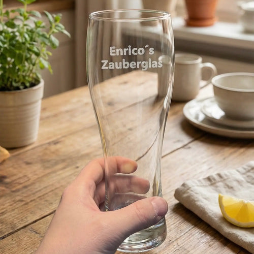 Dreizack Biergläser mit Wunschgravur – 0,5l Bierglas, 21 cm hoch, individuell gravierbar. Perfekt für verschiedene Anlässe und schnelle Abholung möglich. Dreizack Last minute GravurWien.