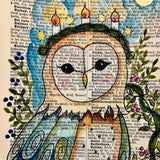 Eule, Original-Illustration von Book Fairy Art auf alter Buchseite mit Passepartout und optionalem Nussrahmen – nachhaltige Kunst aus Österreich