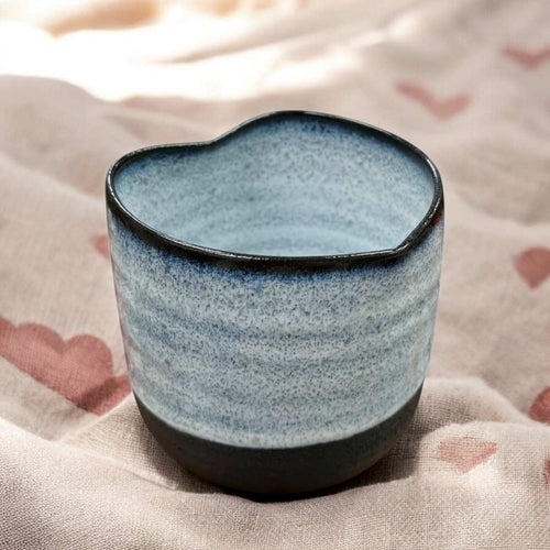 Keramik Herztasse glasiert – romantische Geschenkidee